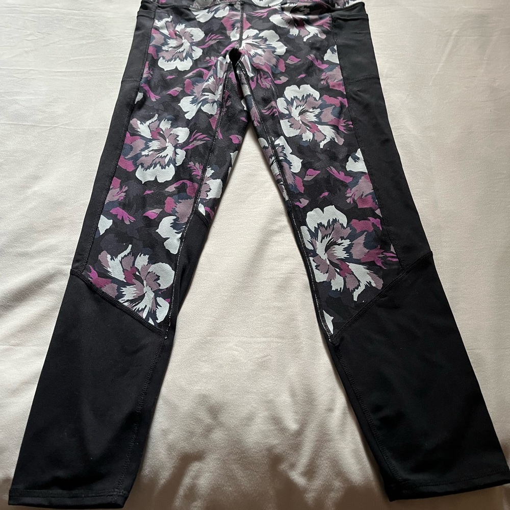 Women’s Medium Skechers Legging
